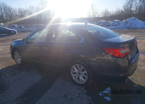 2015 Subaru Legacy 2.5I Premium z USA, uszkodzony, nr VIN 4S3BNAC60F3065857